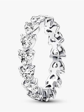 Pandora Band of Clear Hearts Ring
Sterling silver